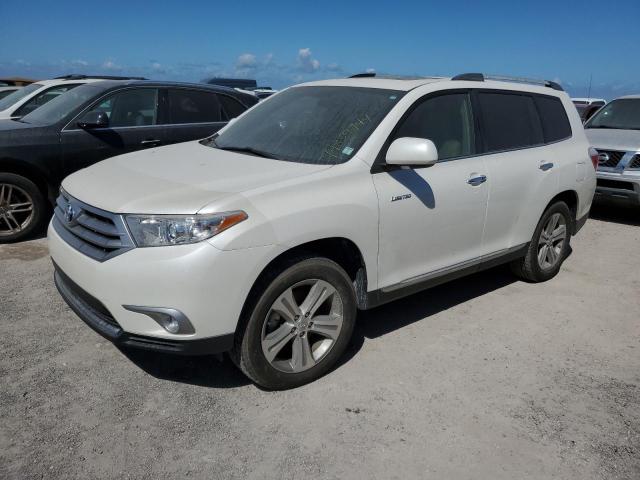 toyota highlander 2013 5tdyk3eh6ds141641