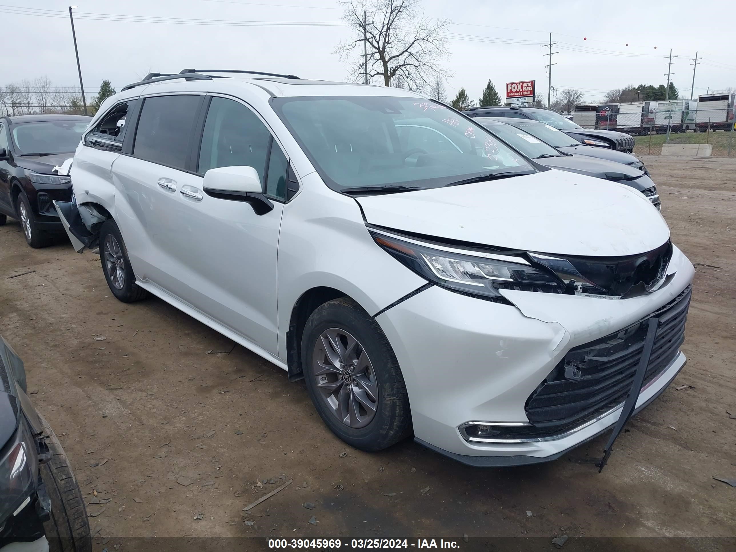 toyota sienna 2022 5tdyrkec2ns133385