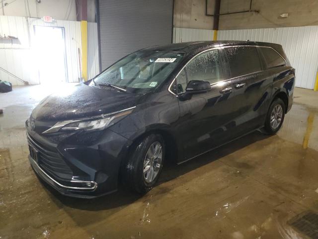 toyota sienna xle 2022 5tdyrkec3ns111265