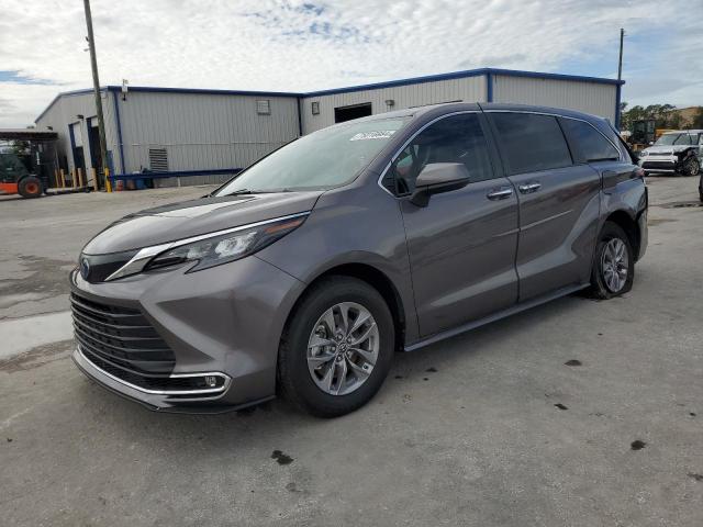 toyota sienna xle 2024 5tdyrkec5rs195059