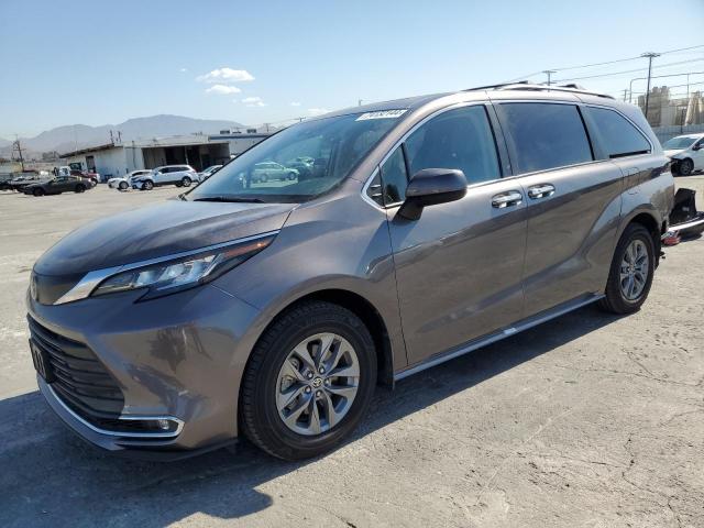 toyota sienna xle 2022 5tdyrkec8ns083561