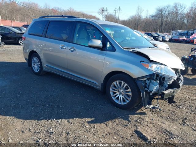 toyota sienna 2017 5tdyz3dc1hs867172