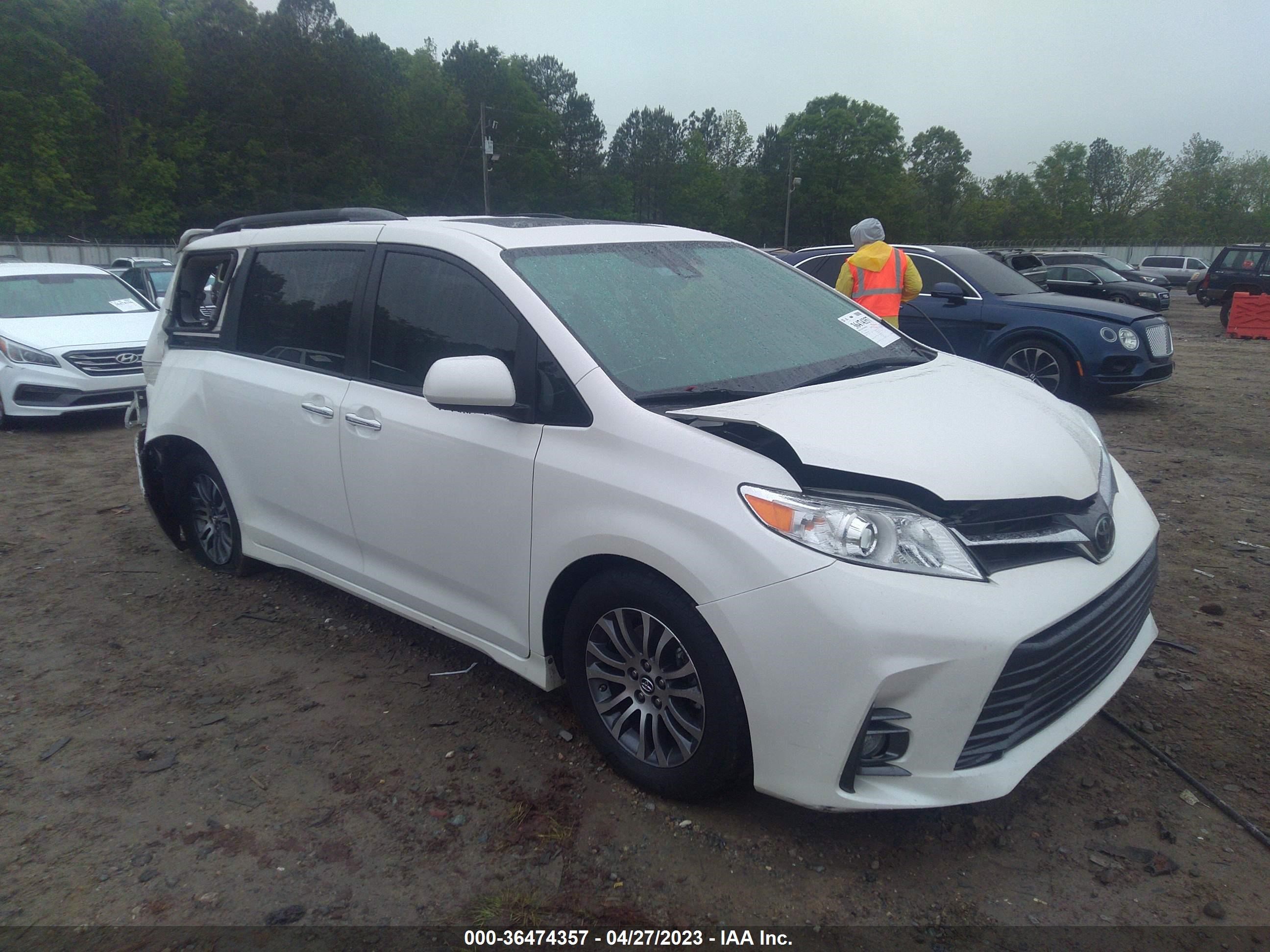 toyota sienna 2018 5tdyz3dc1js914965