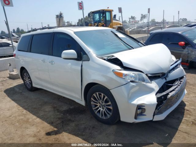 toyota sienna 2018 5tdyz3dc1js914982