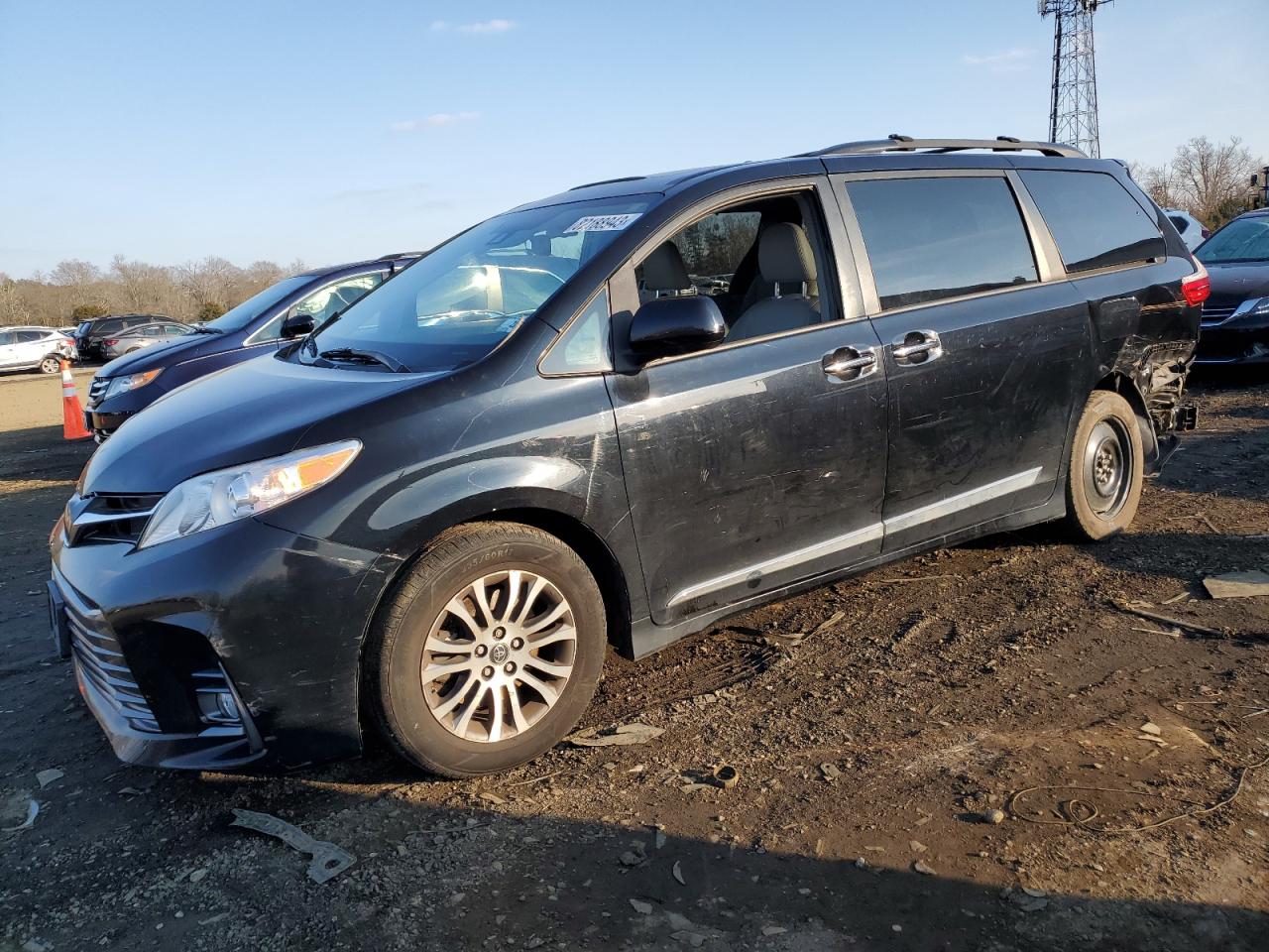 toyota sienna 2018 5tdyz3dc2js953645