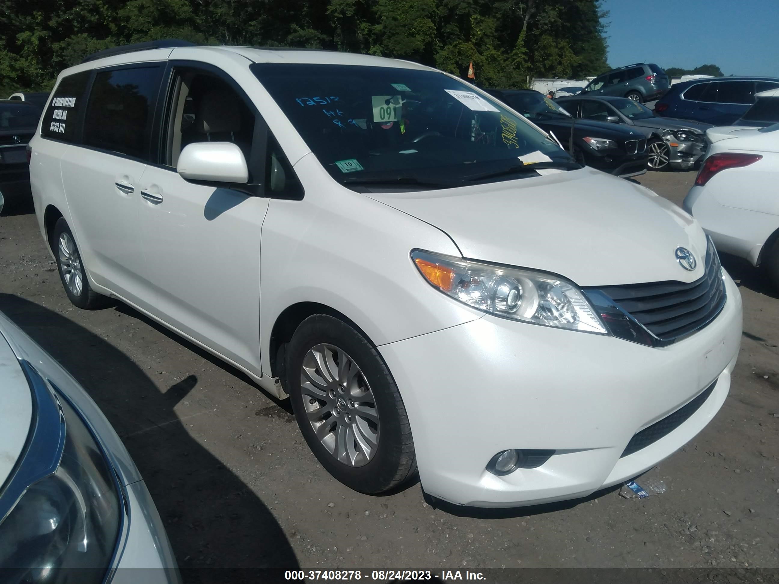 toyota sienna 2017 5tdyz3dc3hs799845