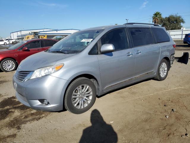 toyota sienna xle 2017 5tdyz3dc3hs872681