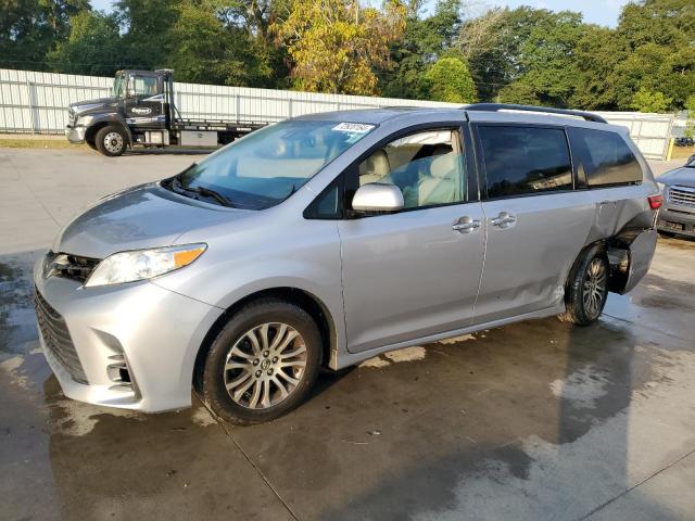 toyota sienna xle 2018 5tdyz3dc3js907404