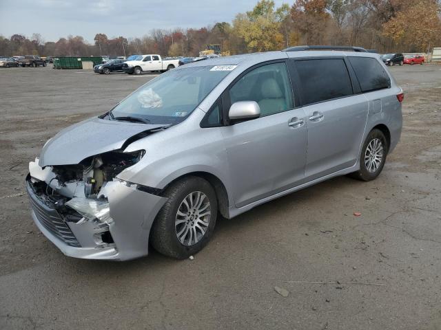 toyota sienna xle 2018 5tdyz3dc3js926602