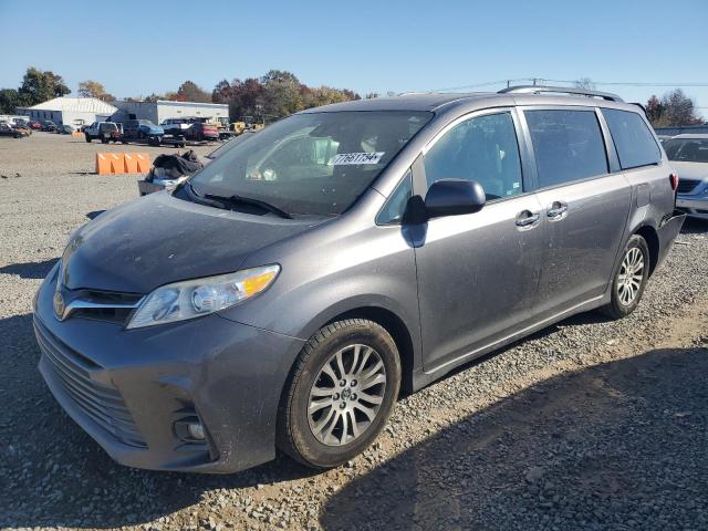 toyota sienna xle 2018 5tdyz3dc7js911763