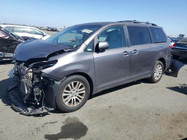 toyota sienna xle 2017 5tdyz3dc8hs866780