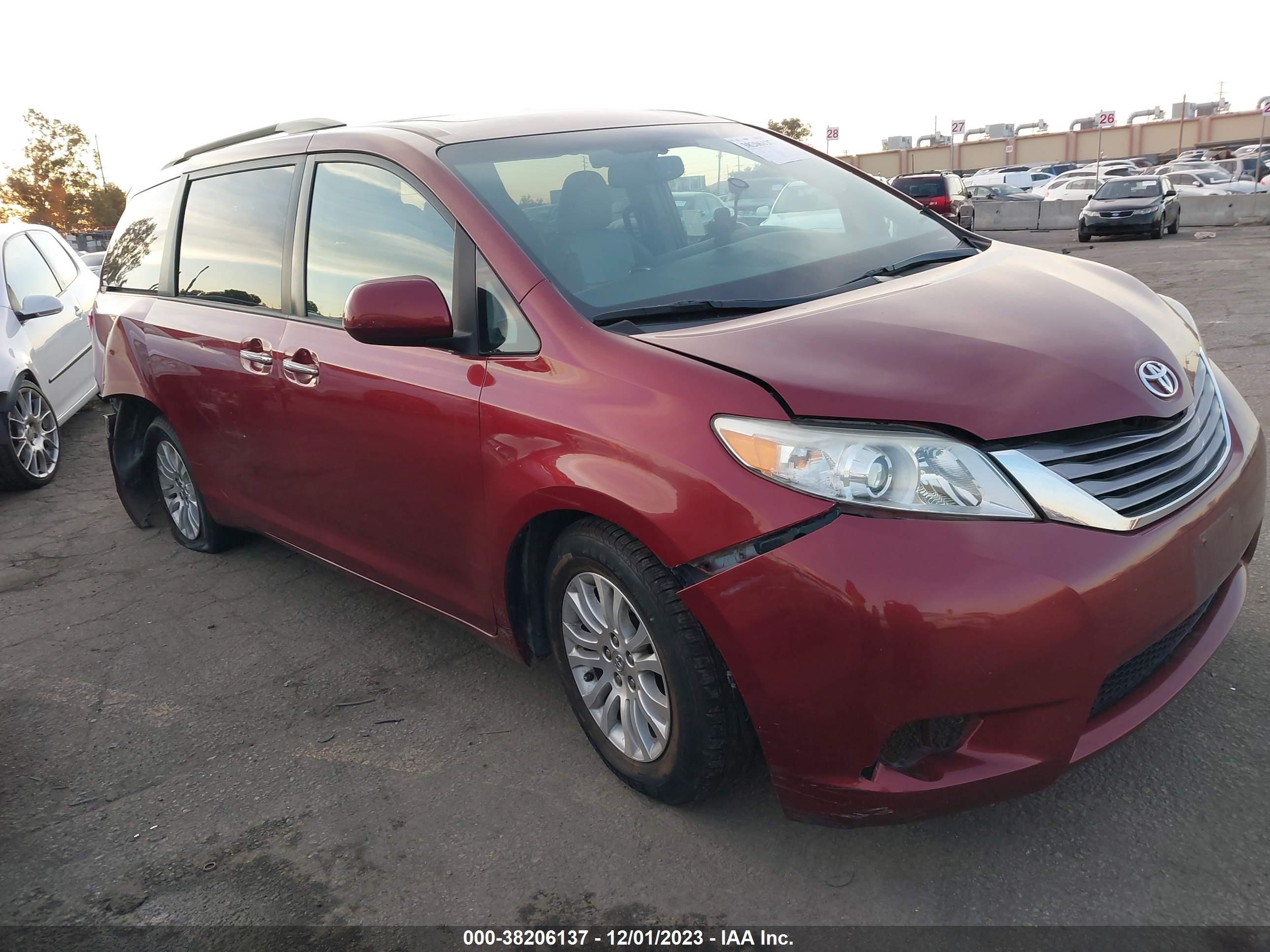 toyota sienna 2017 5tdyz3dc9hs772343