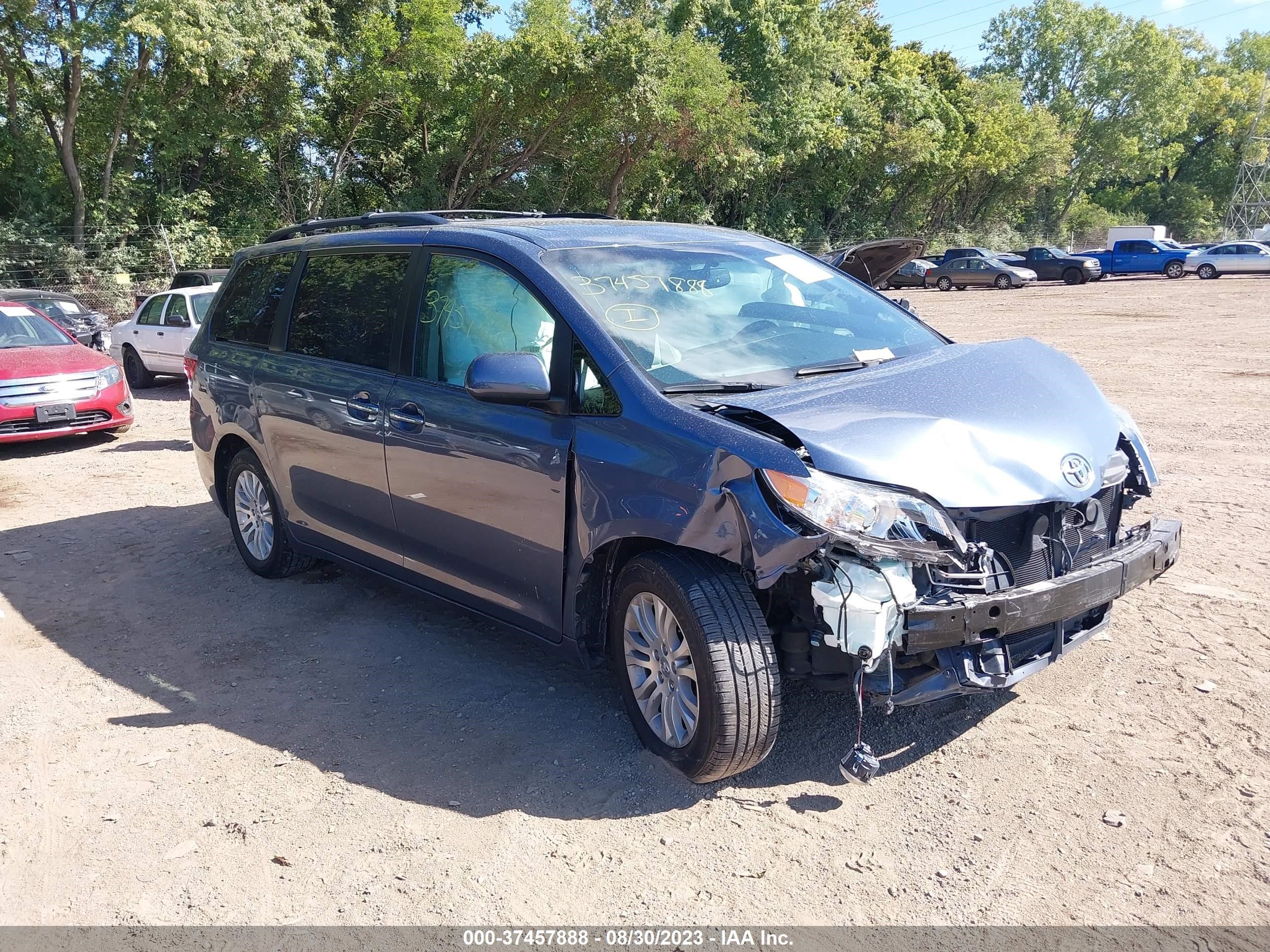 toyota sienna 2017 5tdyz3dcxhs867672