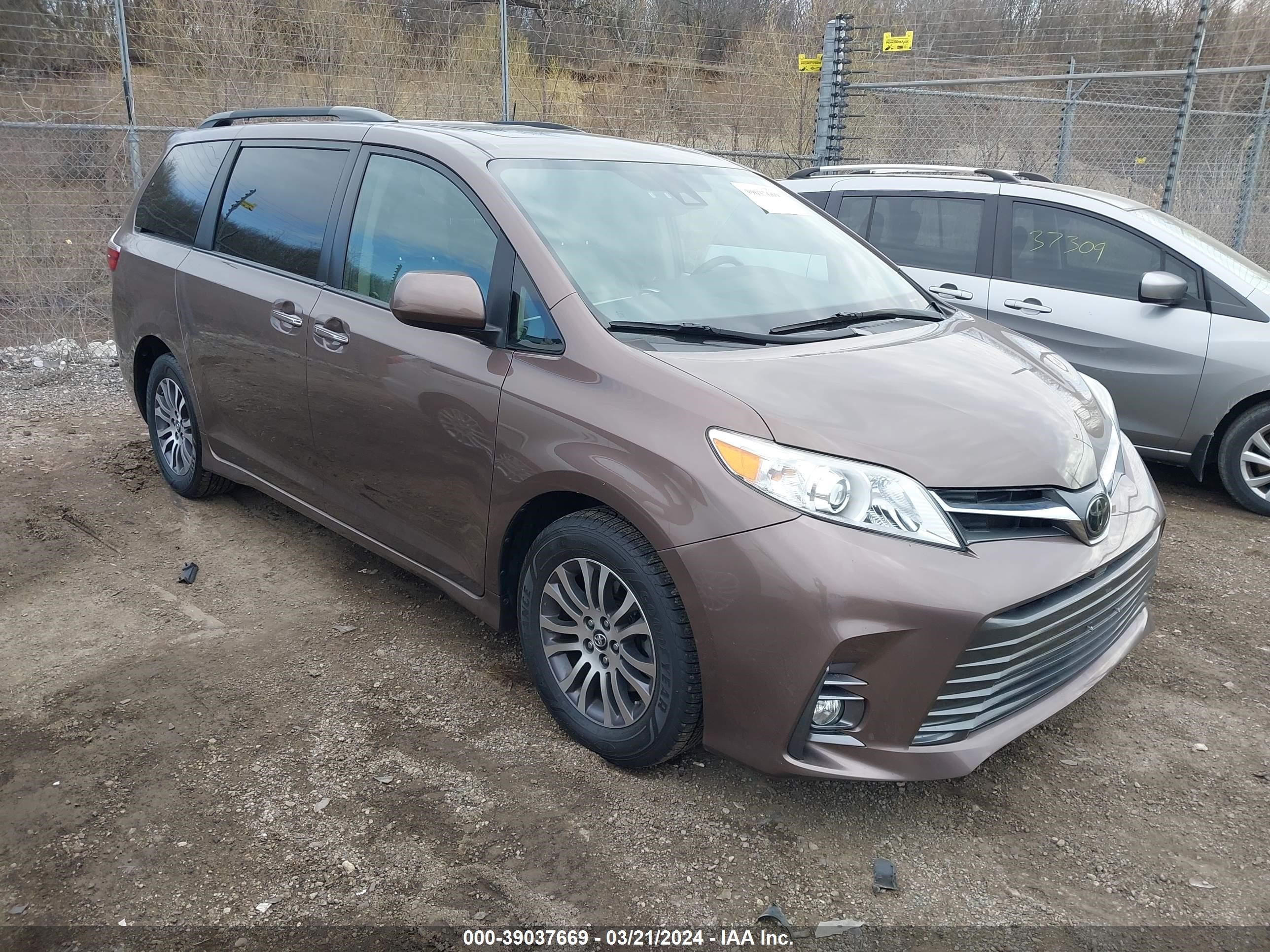 toyota sienna 2020 5tdyz3dcxls034379