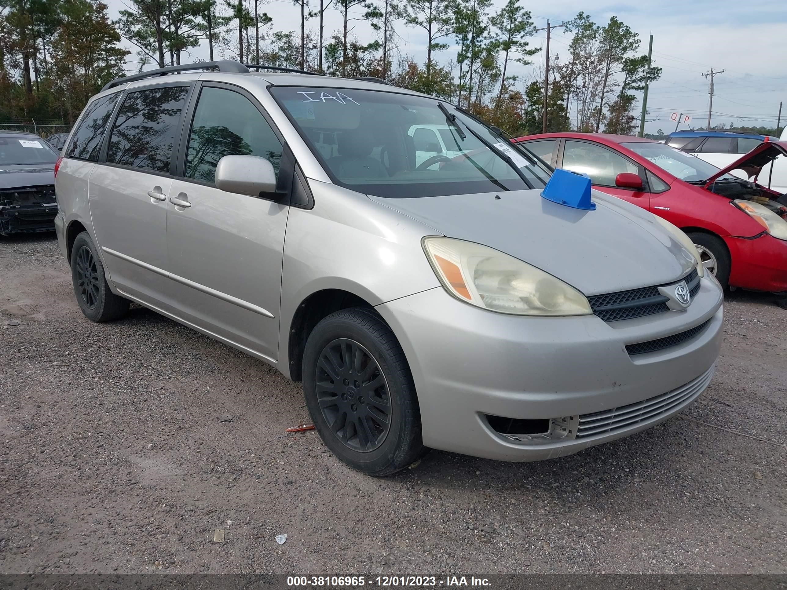 toyota sienna 2004 5tdza22c24s118545