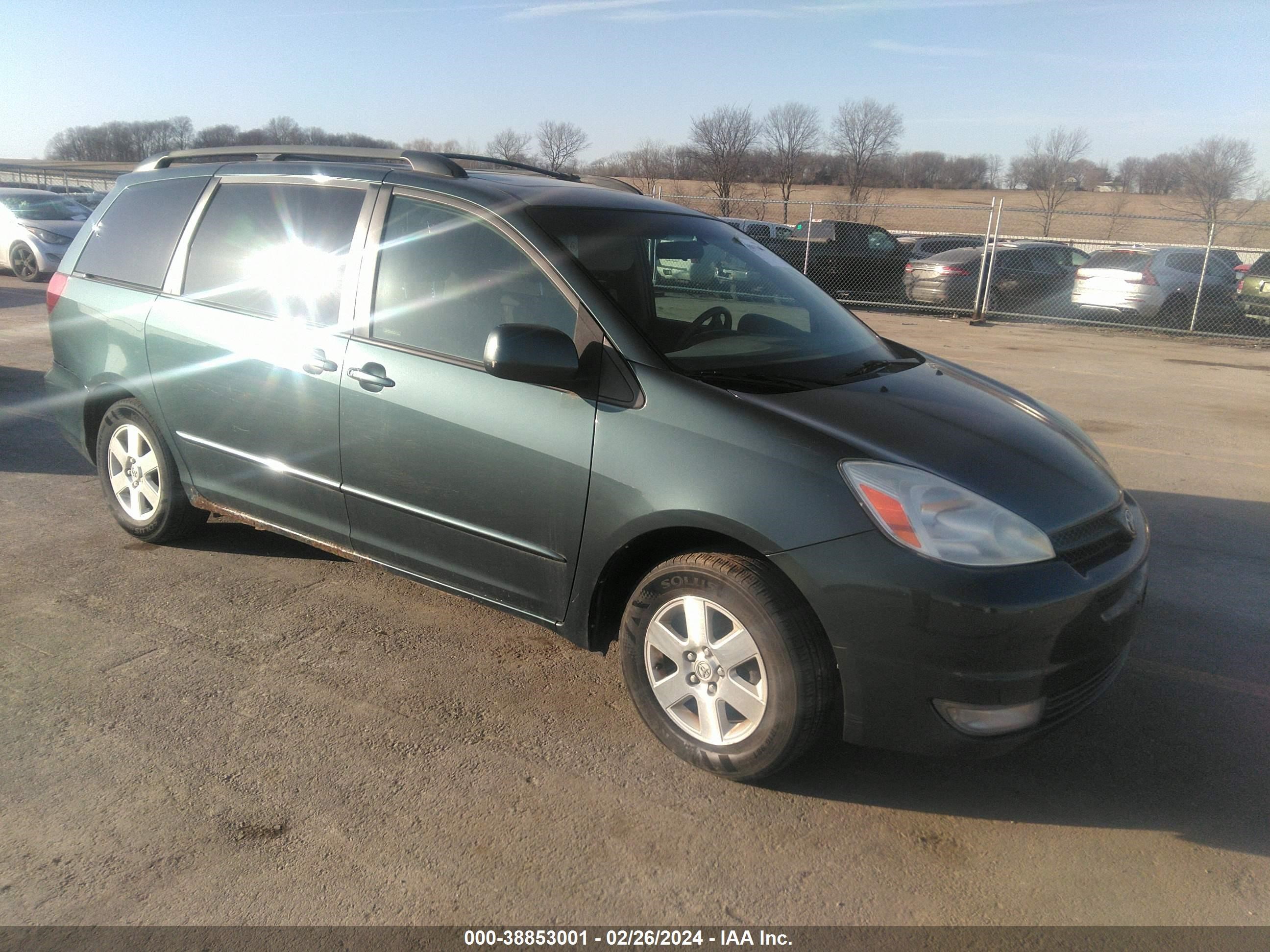 toyota sienna 2004 5tdza22c94s051152