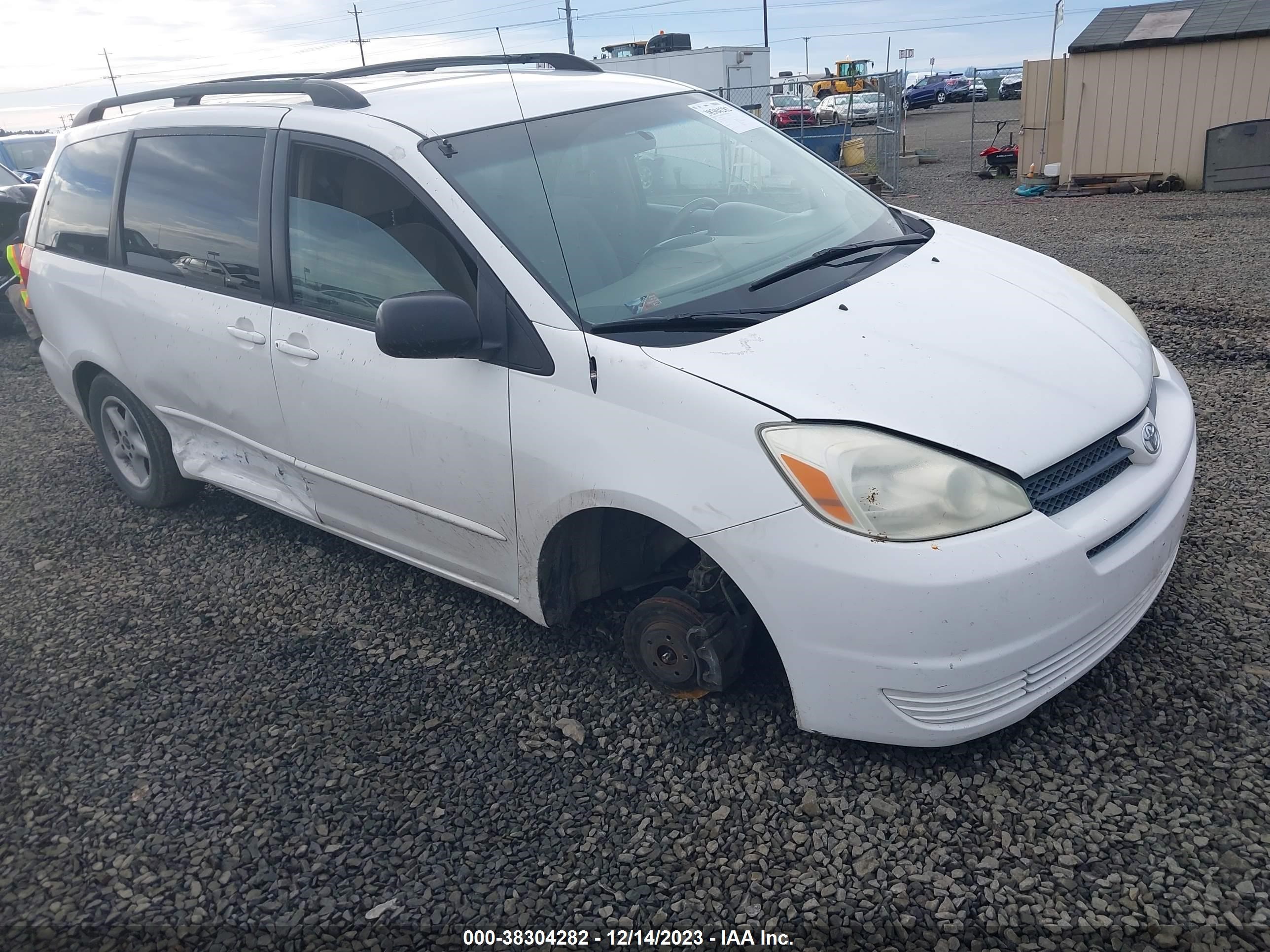 toyota sienna 2004 5tdza23c04s027109