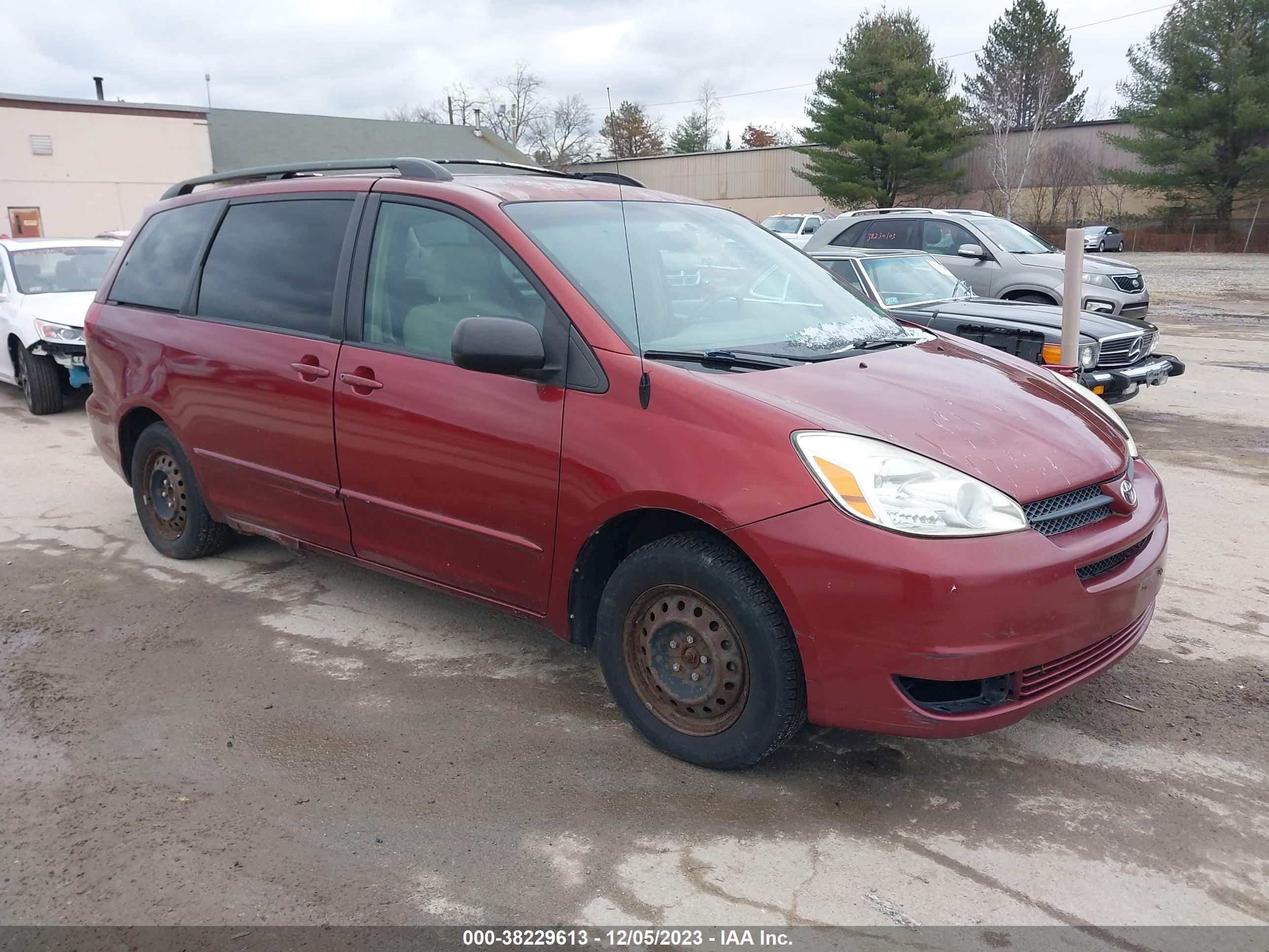 toyota sienna 2004 5tdza23c04s167970