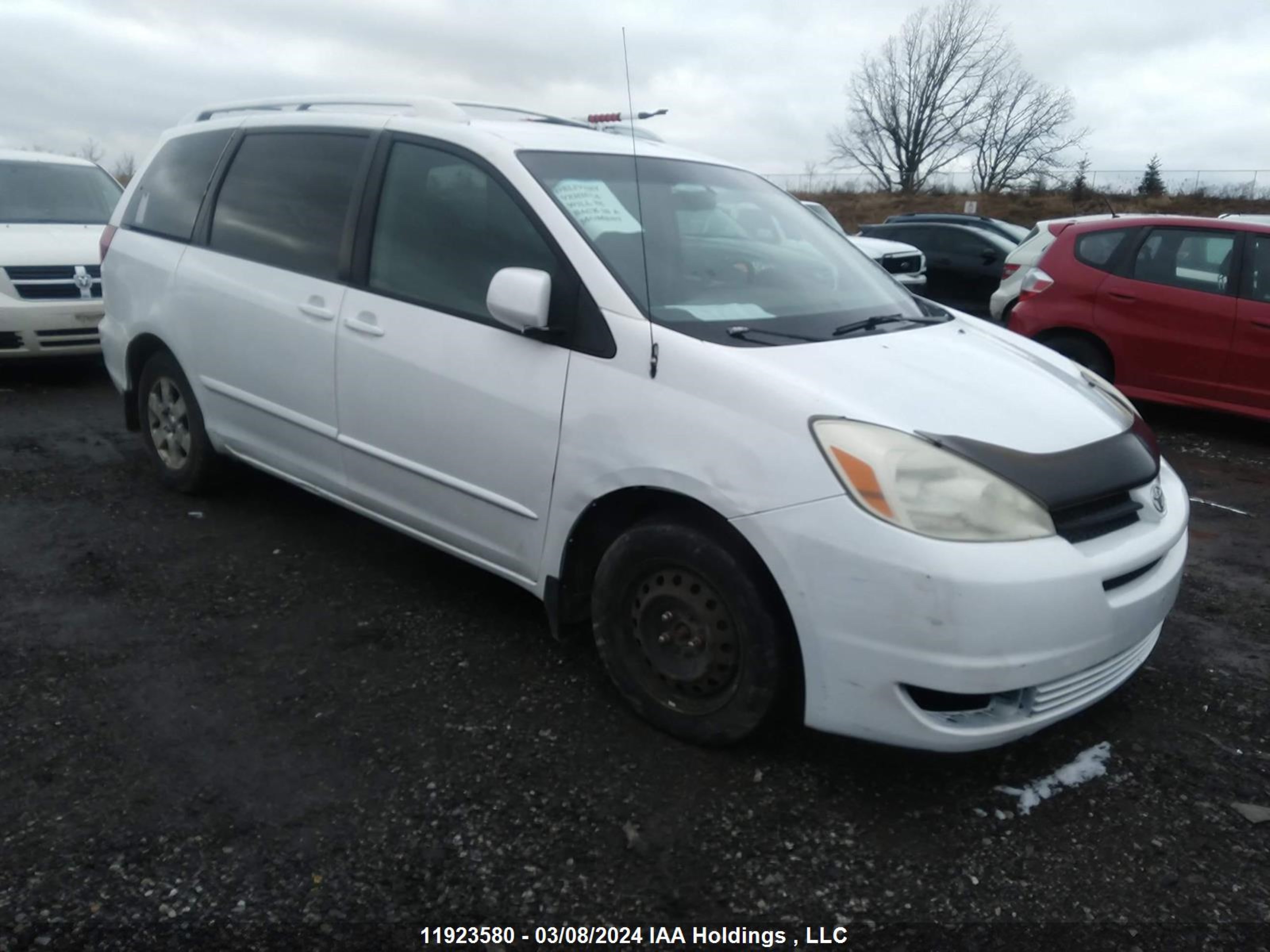 toyota sienna 2004 5tdza23c14s046977