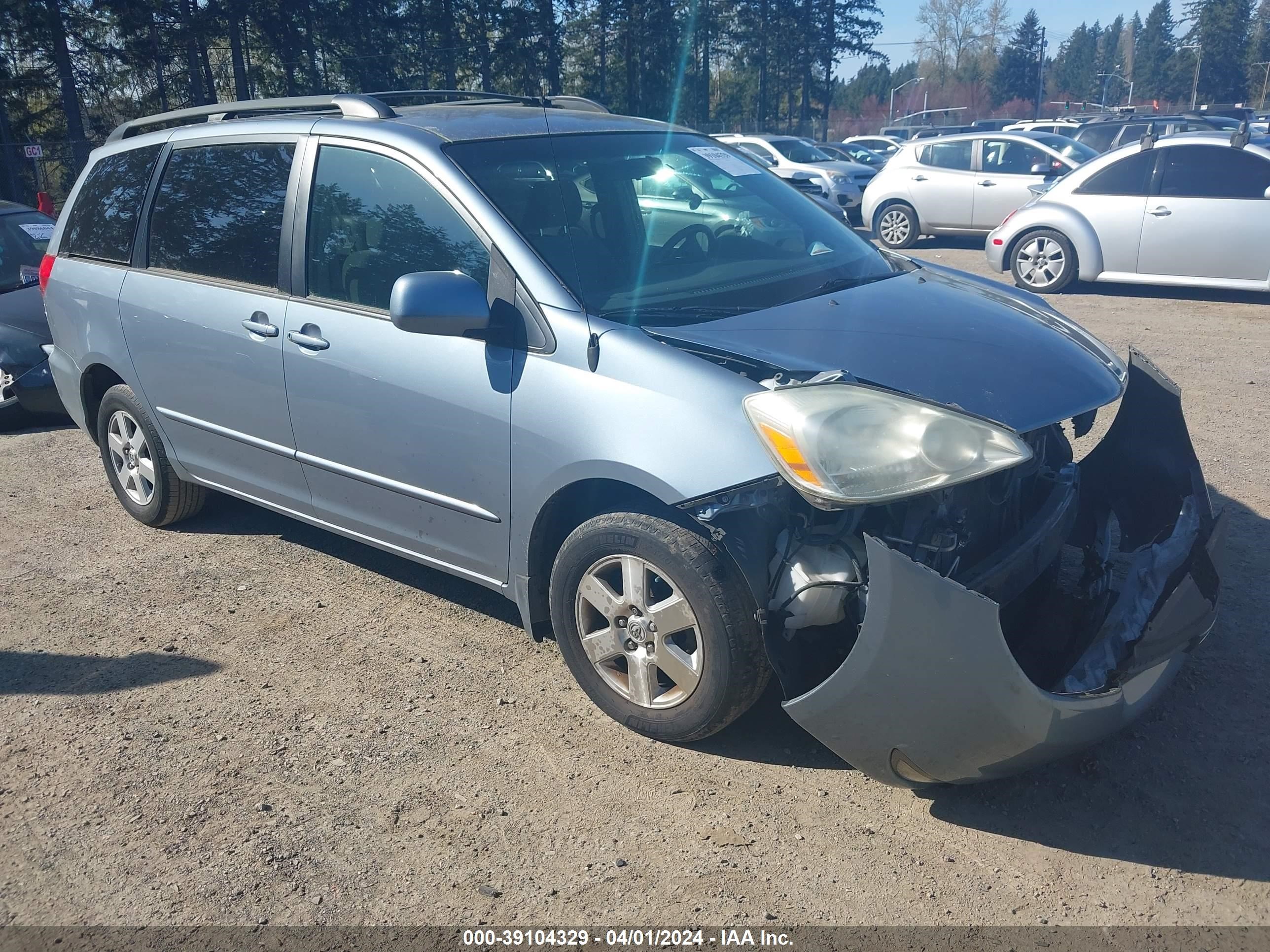 toyota sienna 2004 5tdza23c44s017215