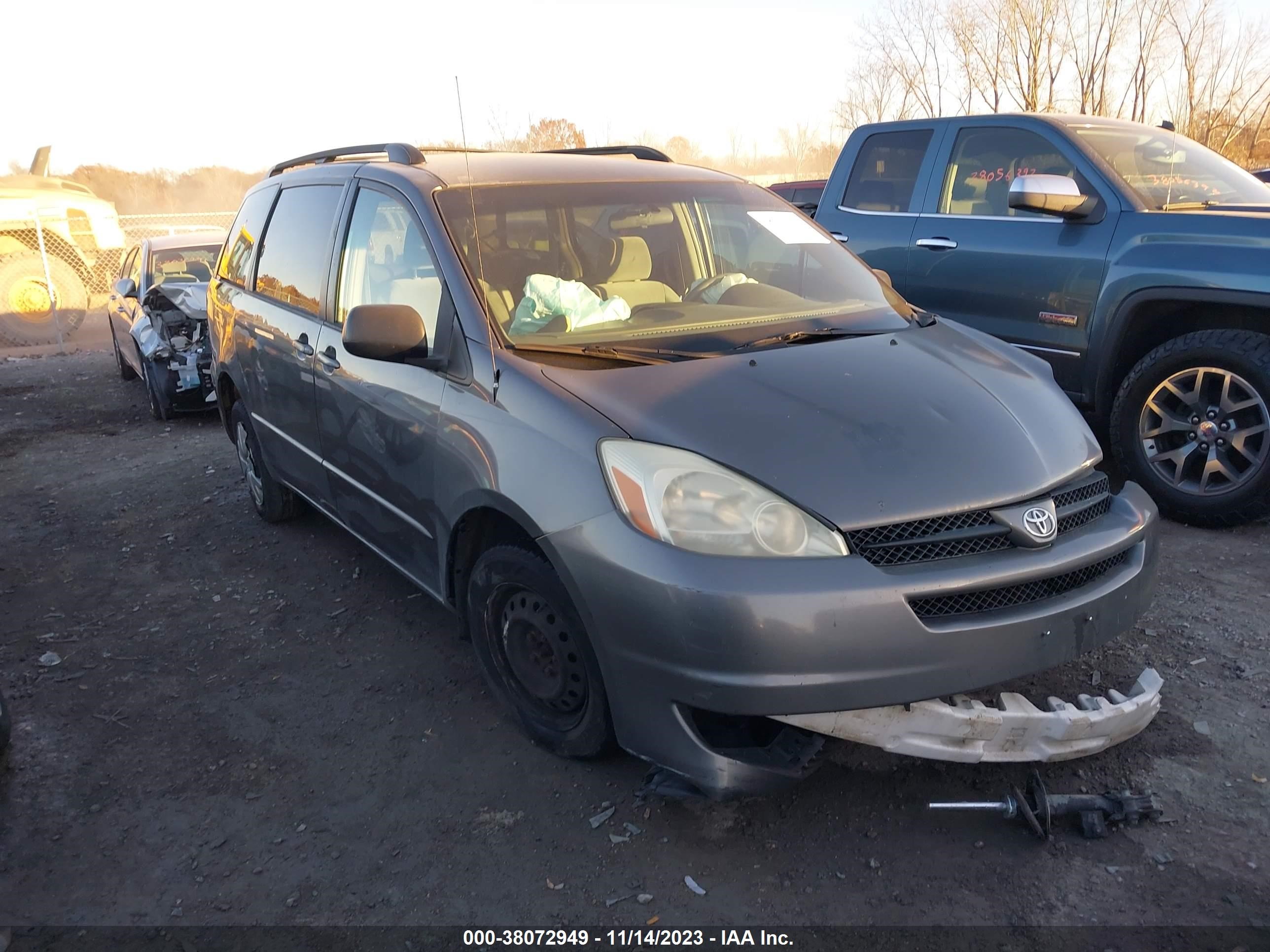 toyota sienna 2004 5tdza23c74s083600