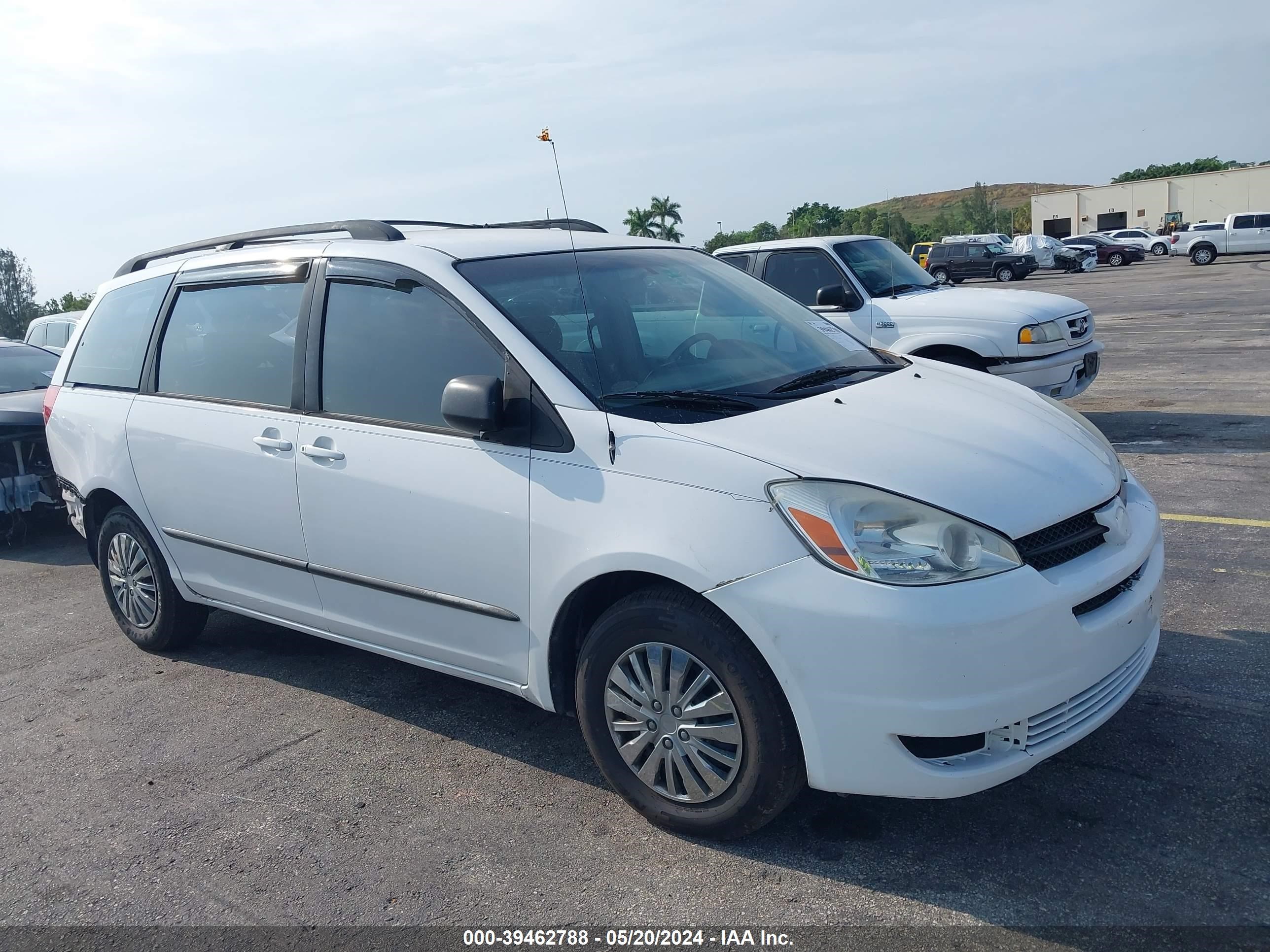 toyota sienna 2004 5tdza23c84s133372