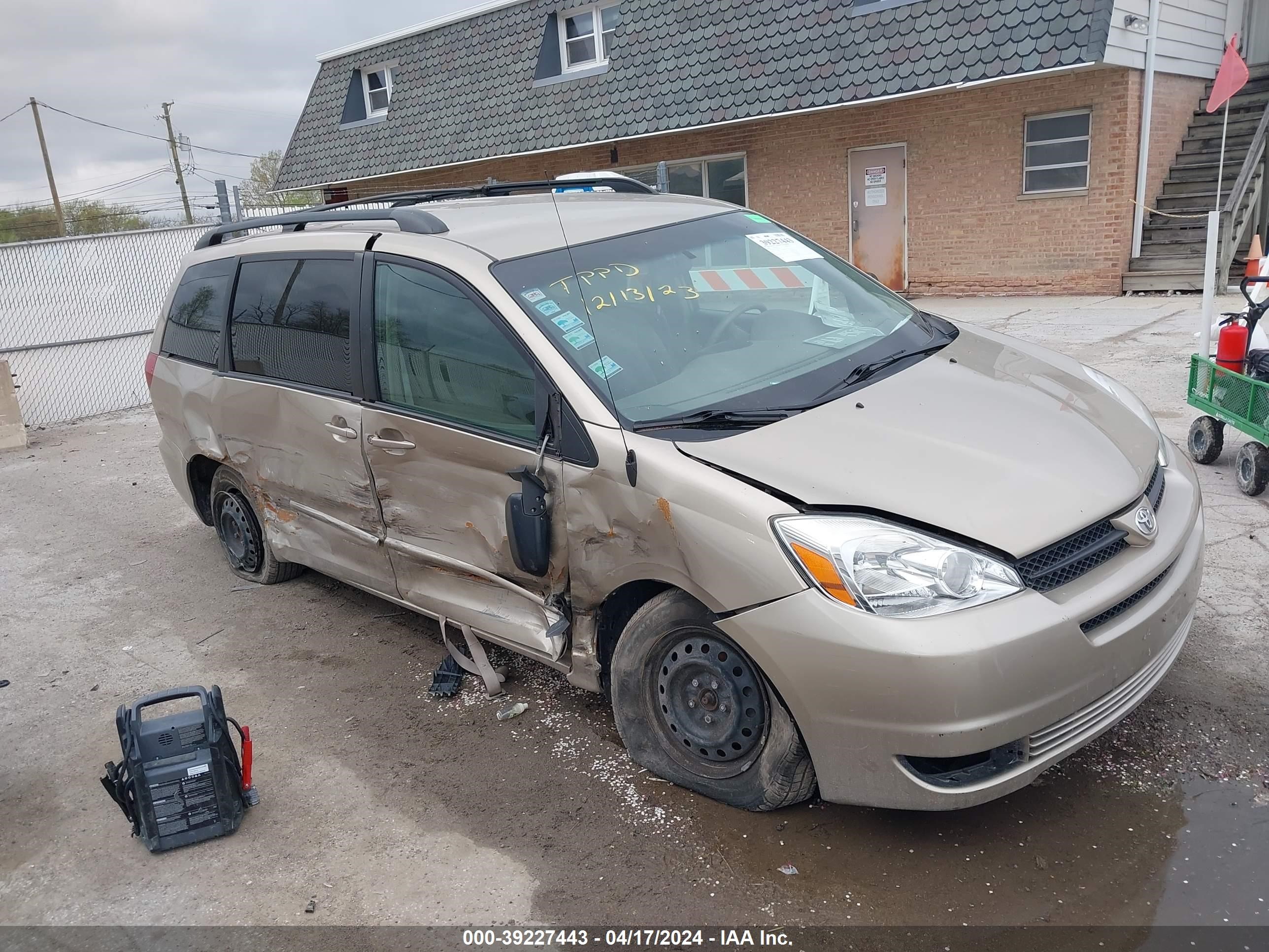 toyota sienna 2004 5tdza23cx4s172173