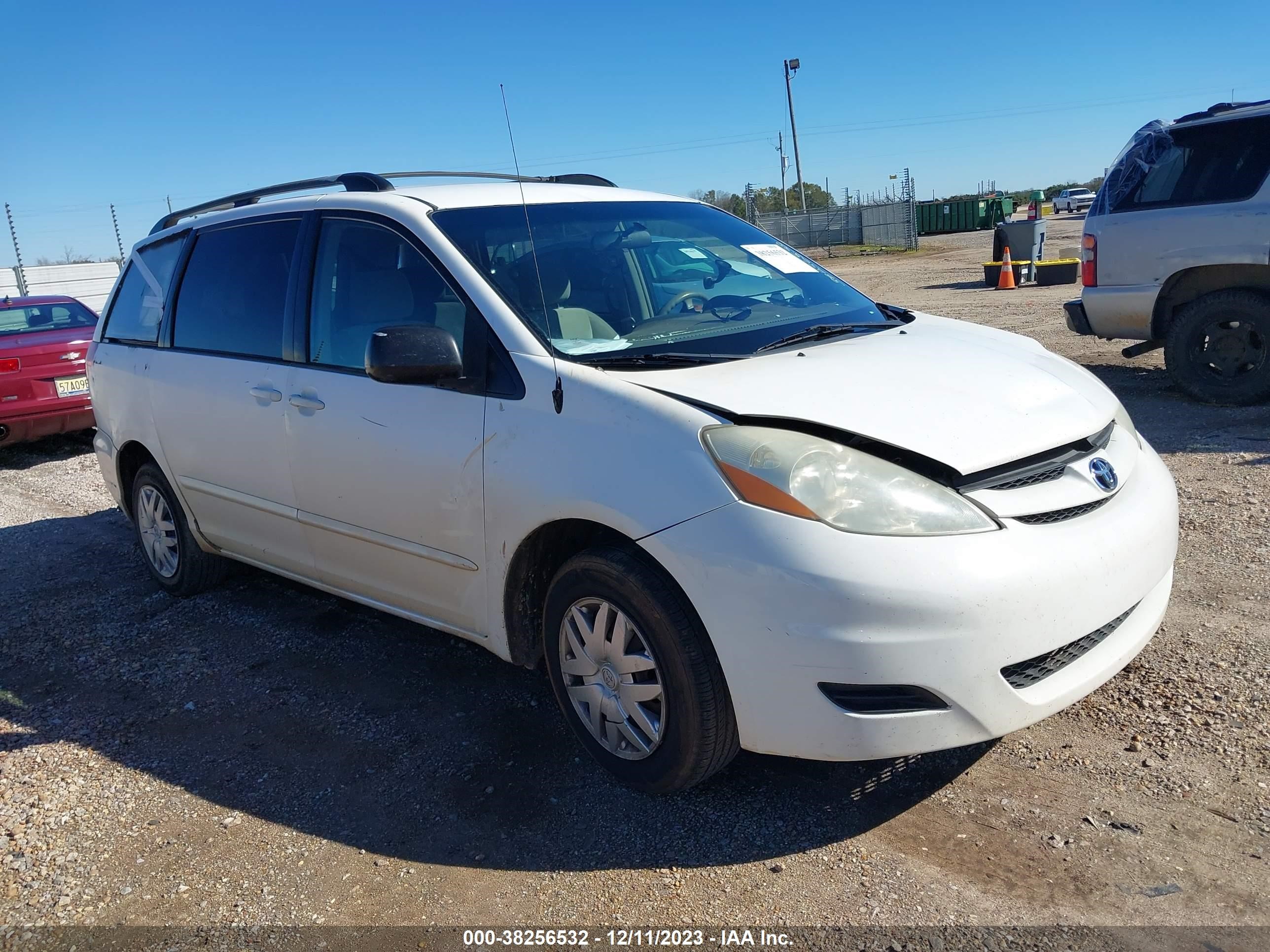 toyota sienna 2007 5tdzk23c57s061371