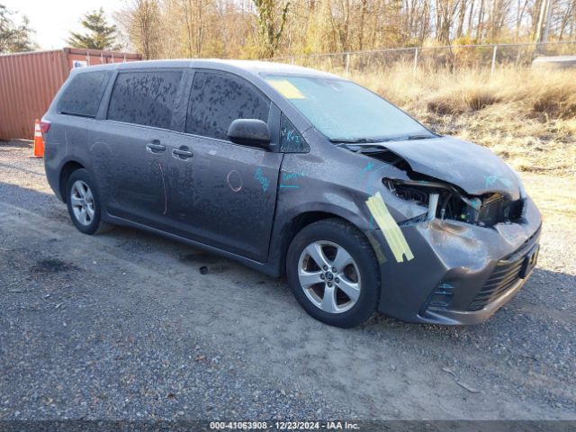 toyota sienna 2018 5tdzz3dc1js952314