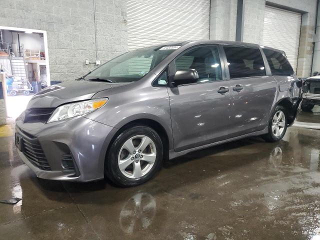 toyota sienna l 2018 5tdzz3dc6js913637