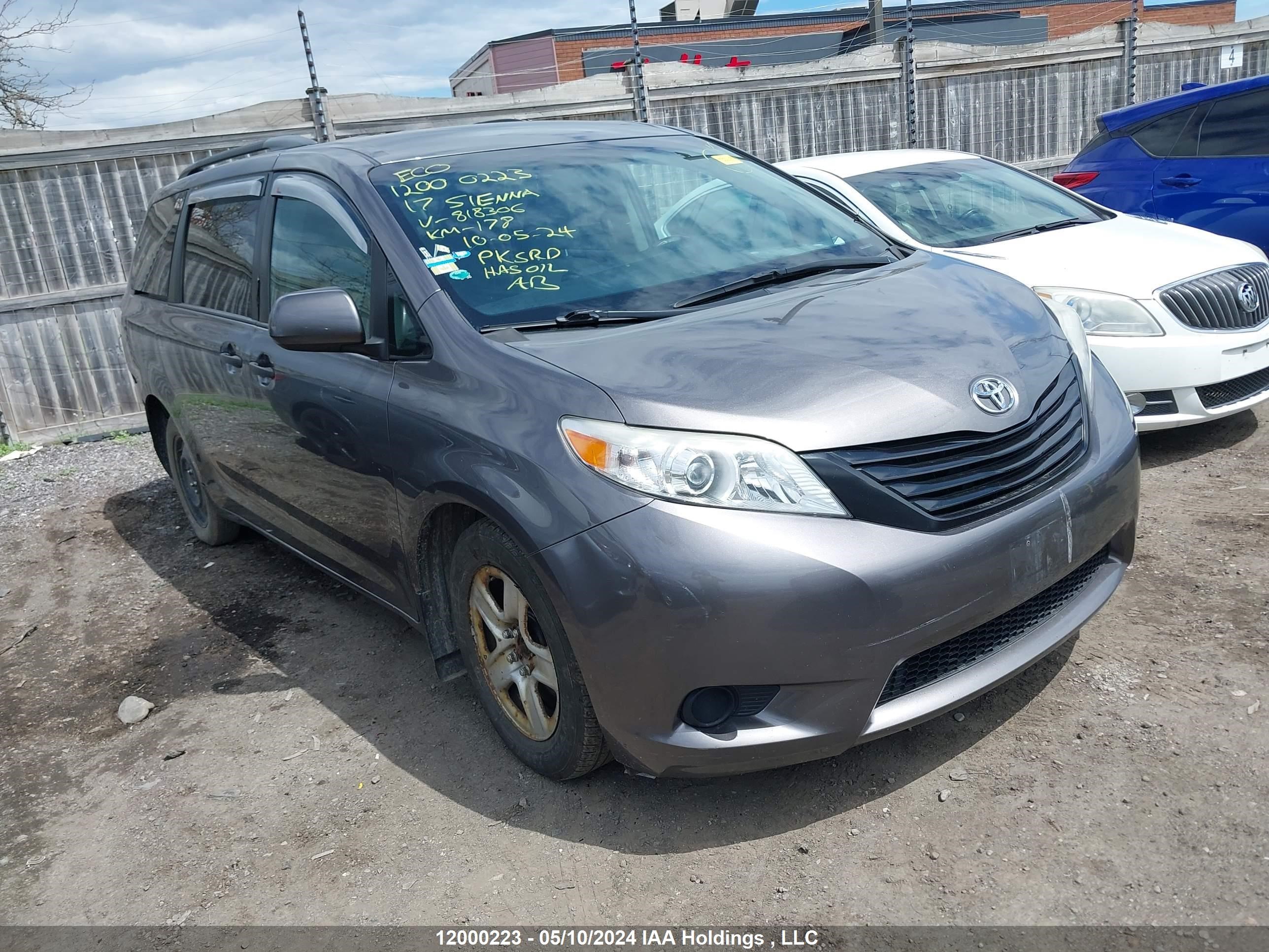 toyota sienna 2017 5tdzz3dc9hs818306