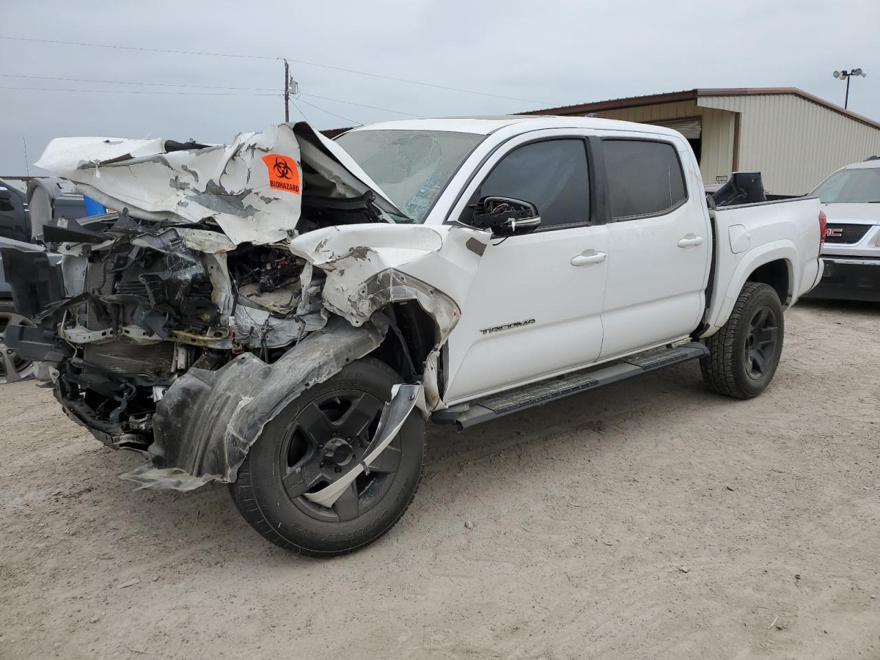 toyota tacoma 2017 5tfaz5cn8hx033622