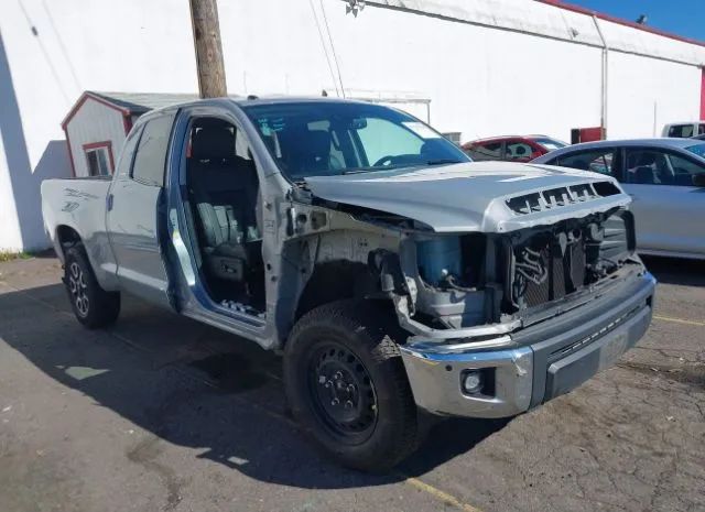 toyota tundra 2018 5tfby5f18jx743142