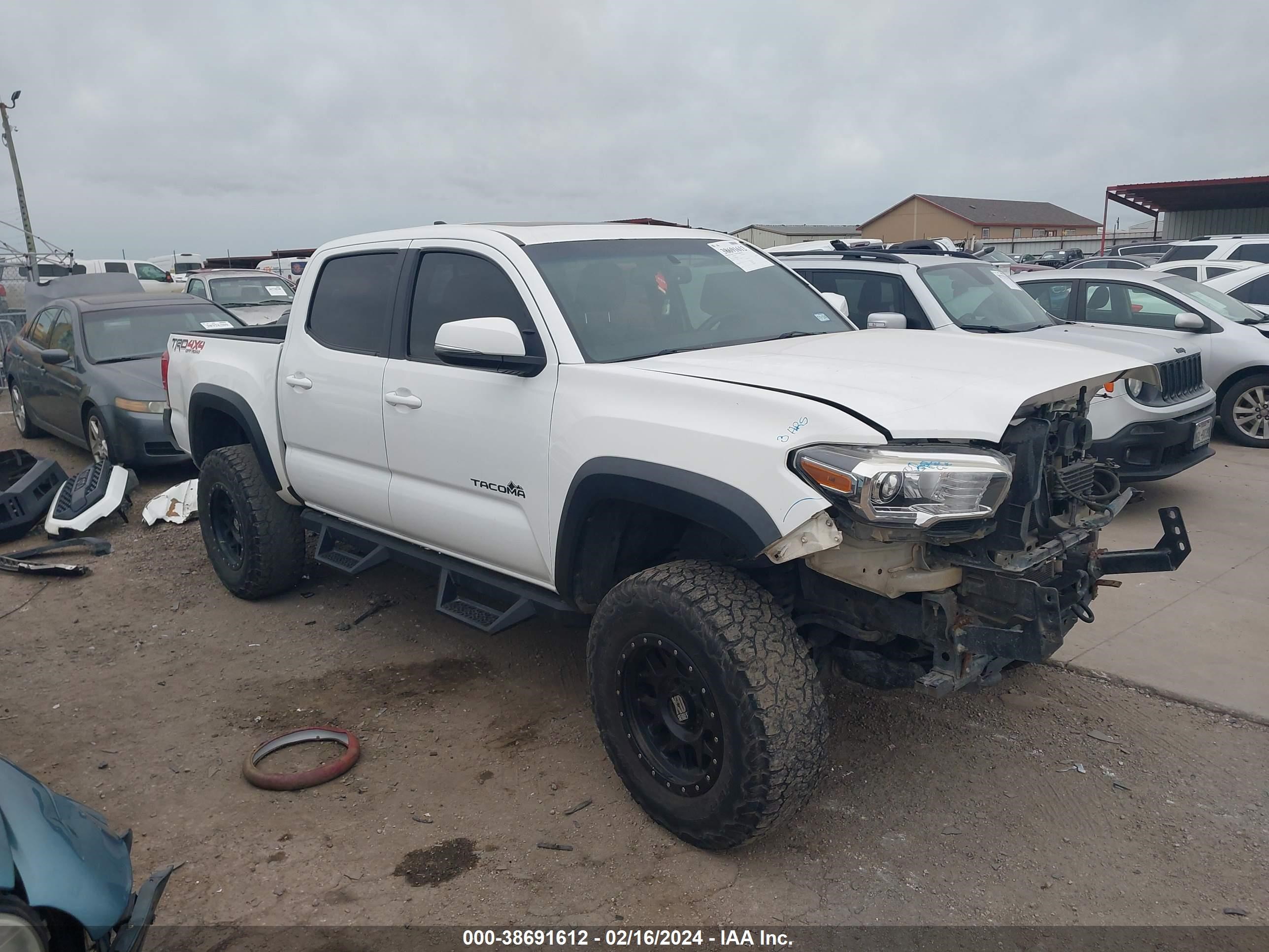 toyota tacoma 2016 5tfcz5an0gx023158