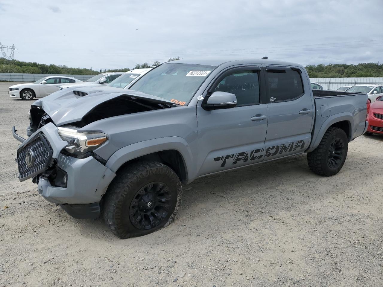 toyota tacoma 2018 5tfcz5an2jx138495