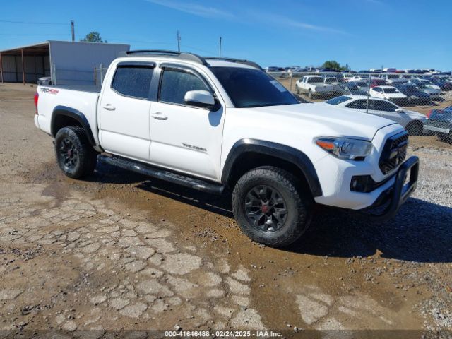 toyota tacoma 2018 5tfcz5an4jx164600