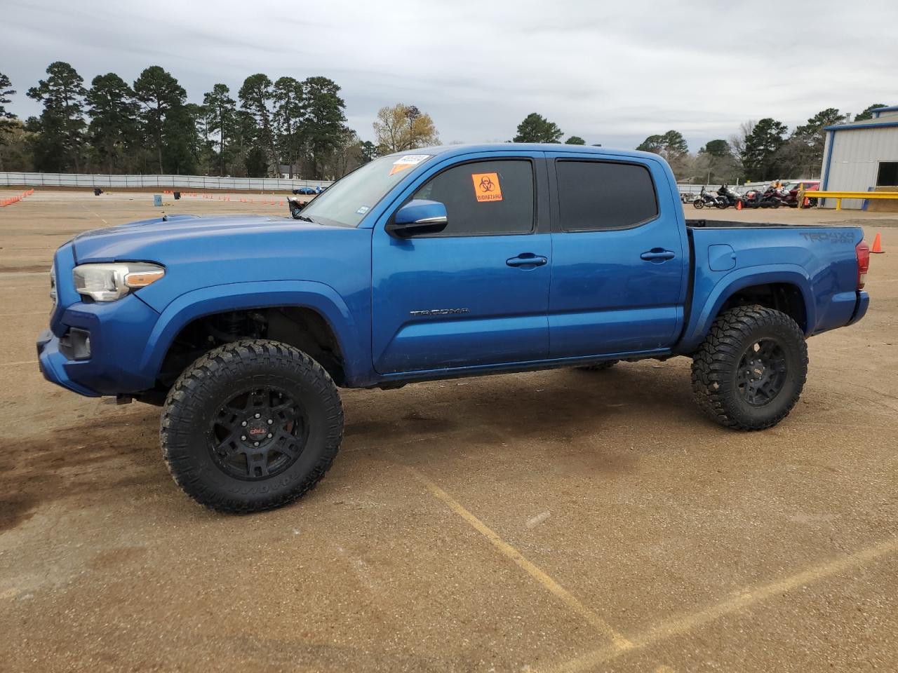 toyota tacoma 2017 5tfcz5an6hx075640