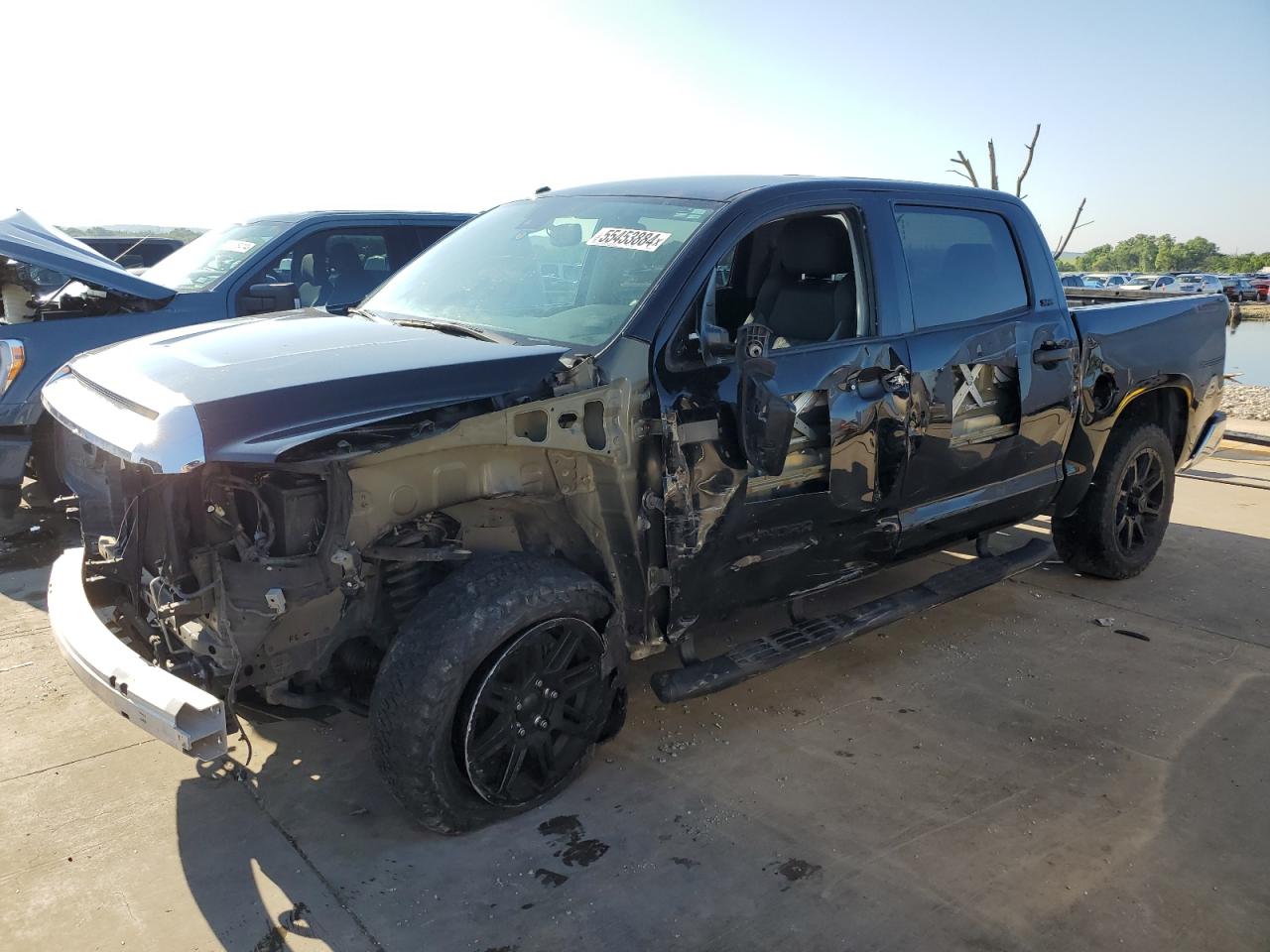 toyota tundra 2019 5tfdw5f13kx784617