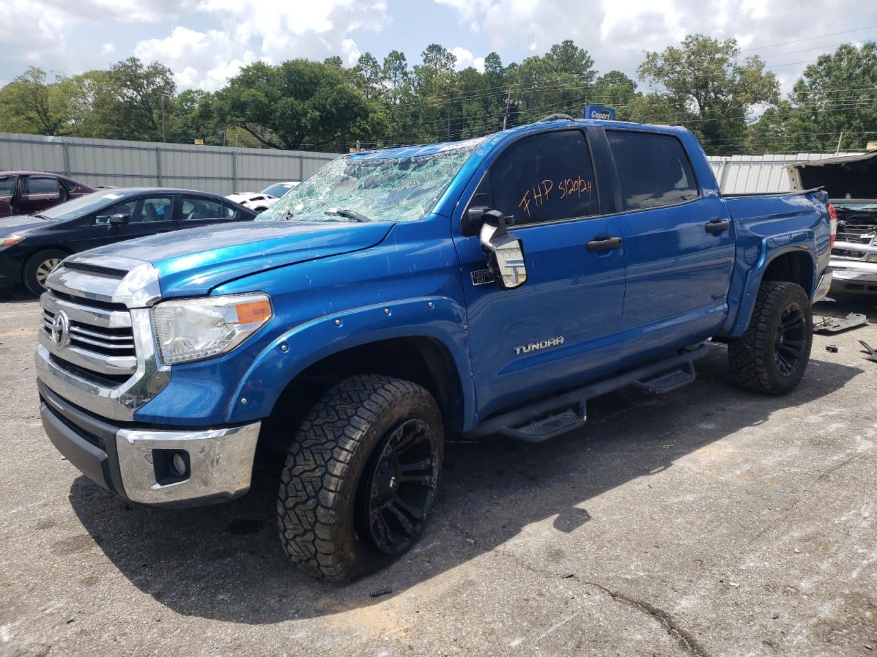 toyota tundra 2017 5tfdw5f14hx661725