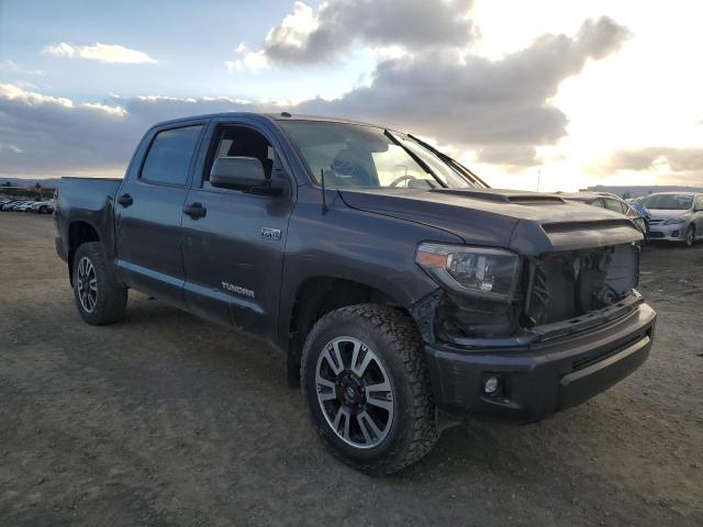 toyota tundra 2018 5tfdy5f10jx726036