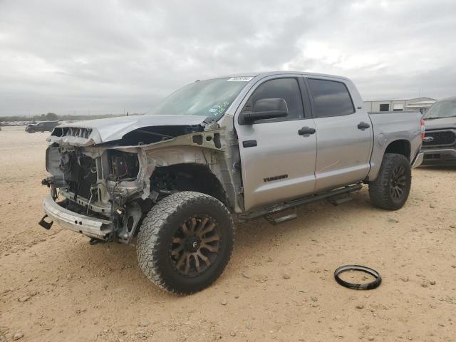 toyota tundra cre 2018 5tfdy5f13jx690598