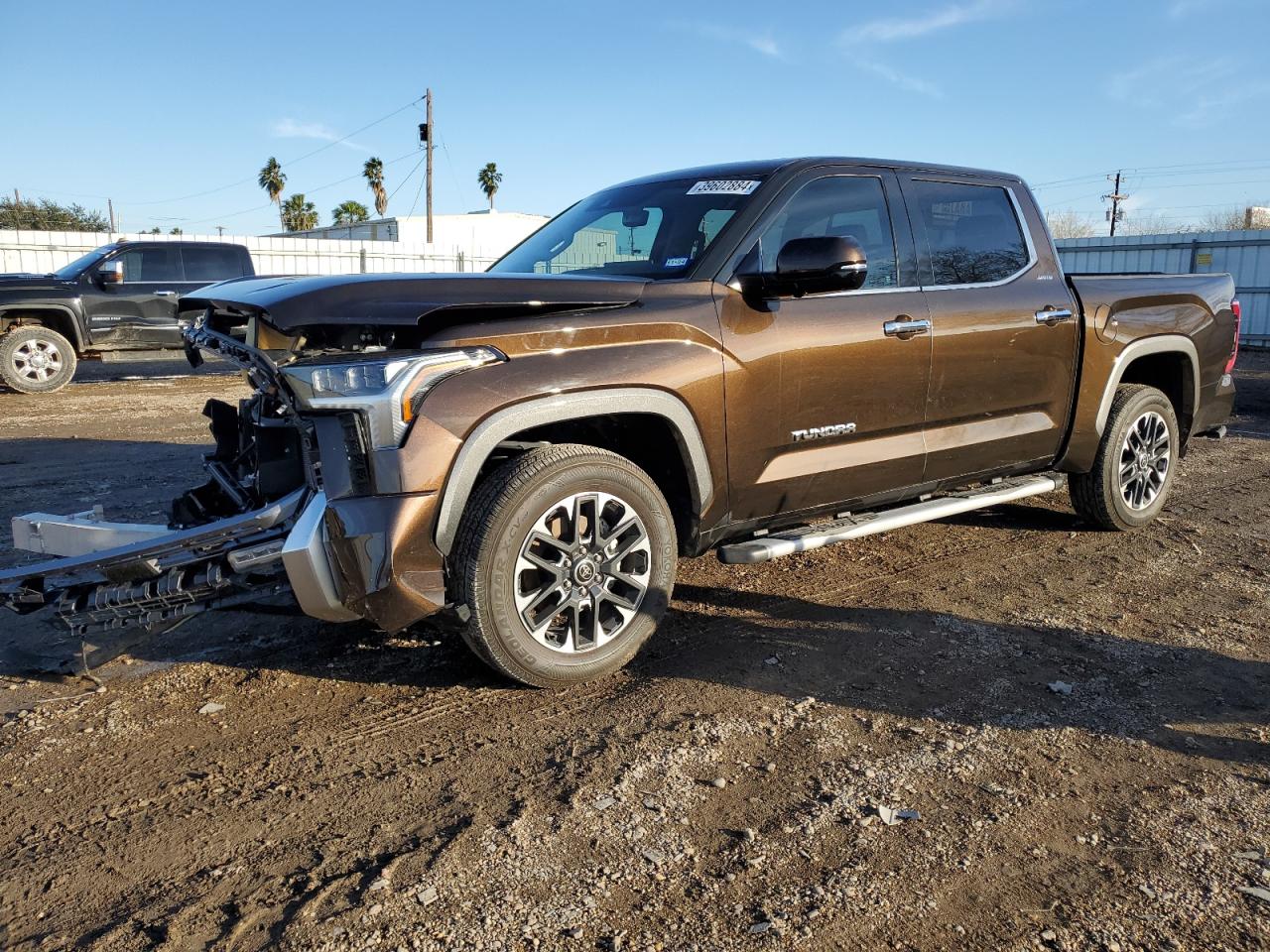 toyota tundra cre 2023 5tfja5db3px108334