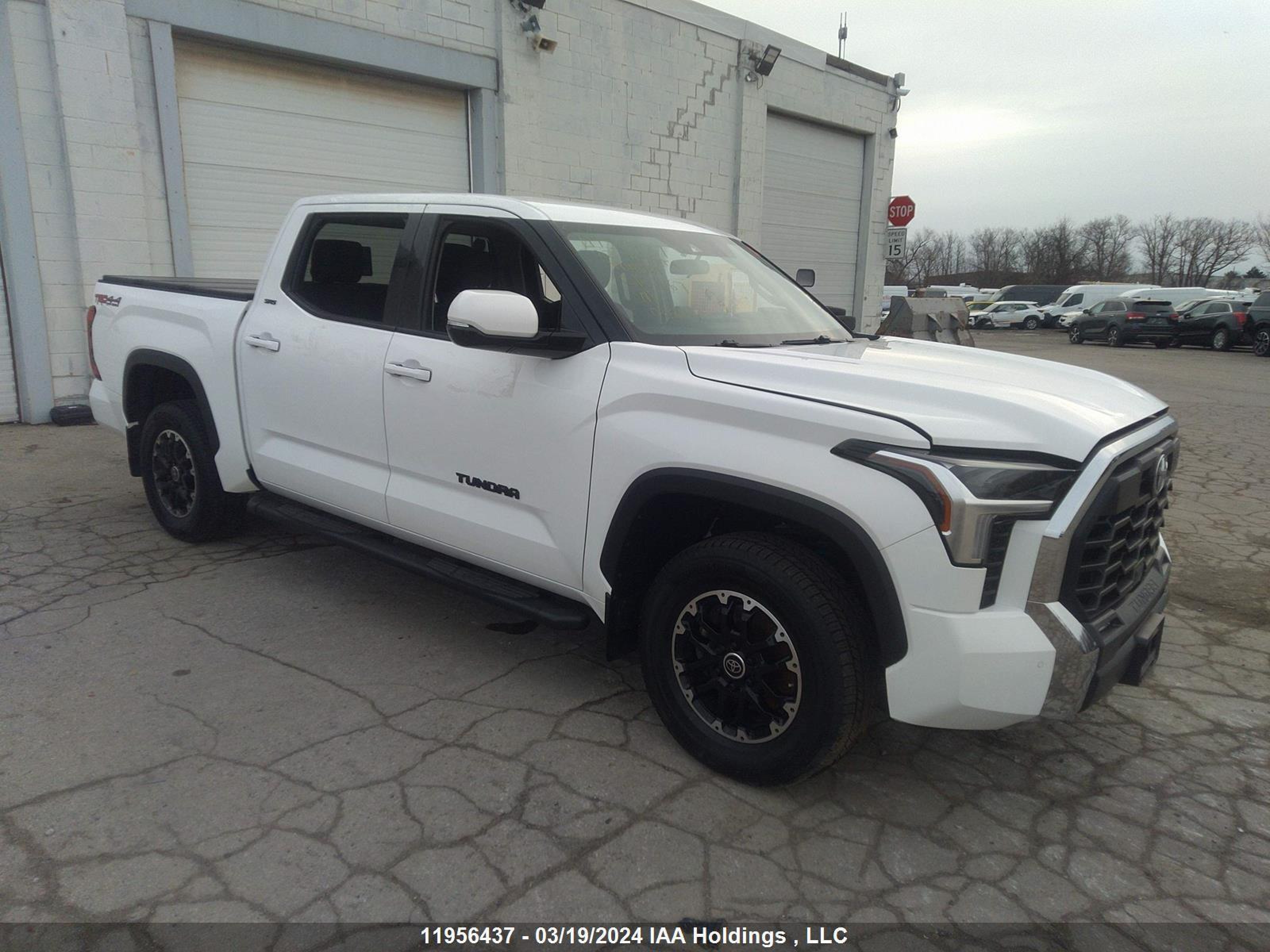 toyota tundra 2022 5tfla5db0nx010867