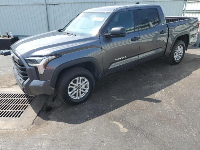 toyota tundra cre 2022 5tfla5db3nx010684