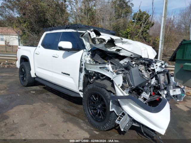 toyota tundra cre 2022 5tfla5db8nx048184