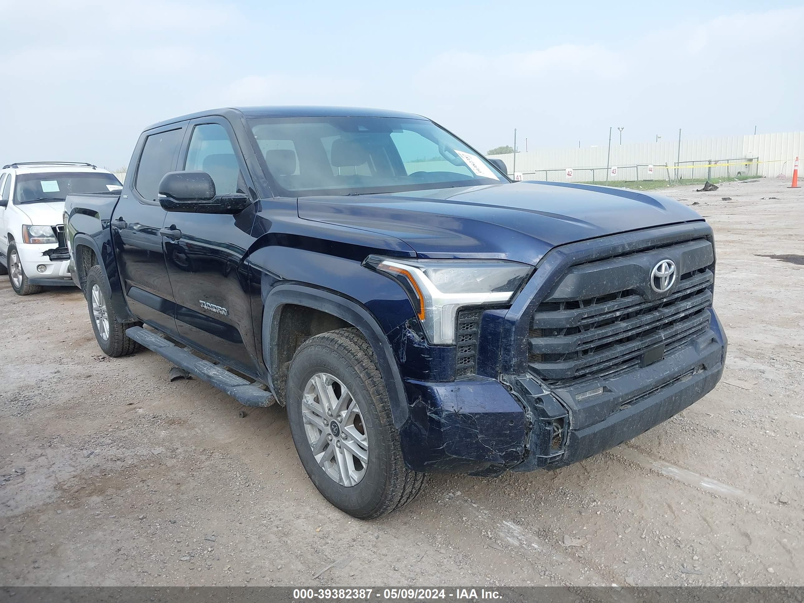 toyota tundra 2022 5tfla5db9nx044094