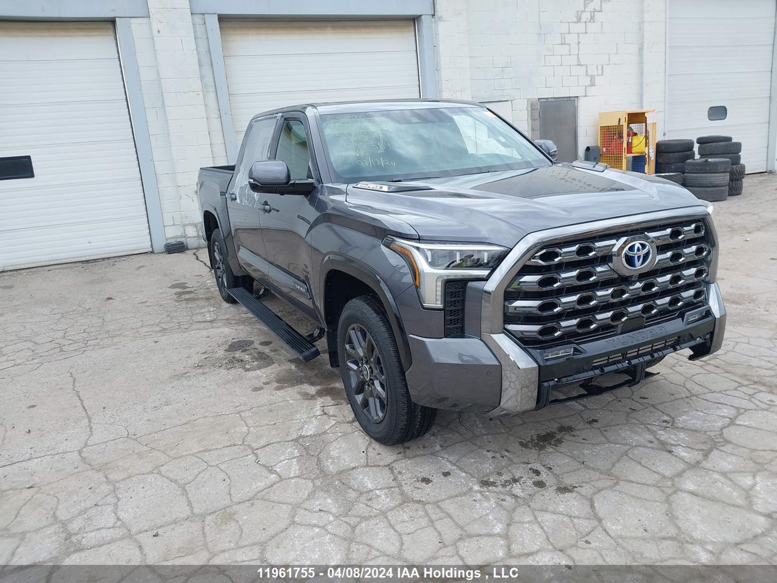 toyota tundra 2024 5tfnc5db8rx044564