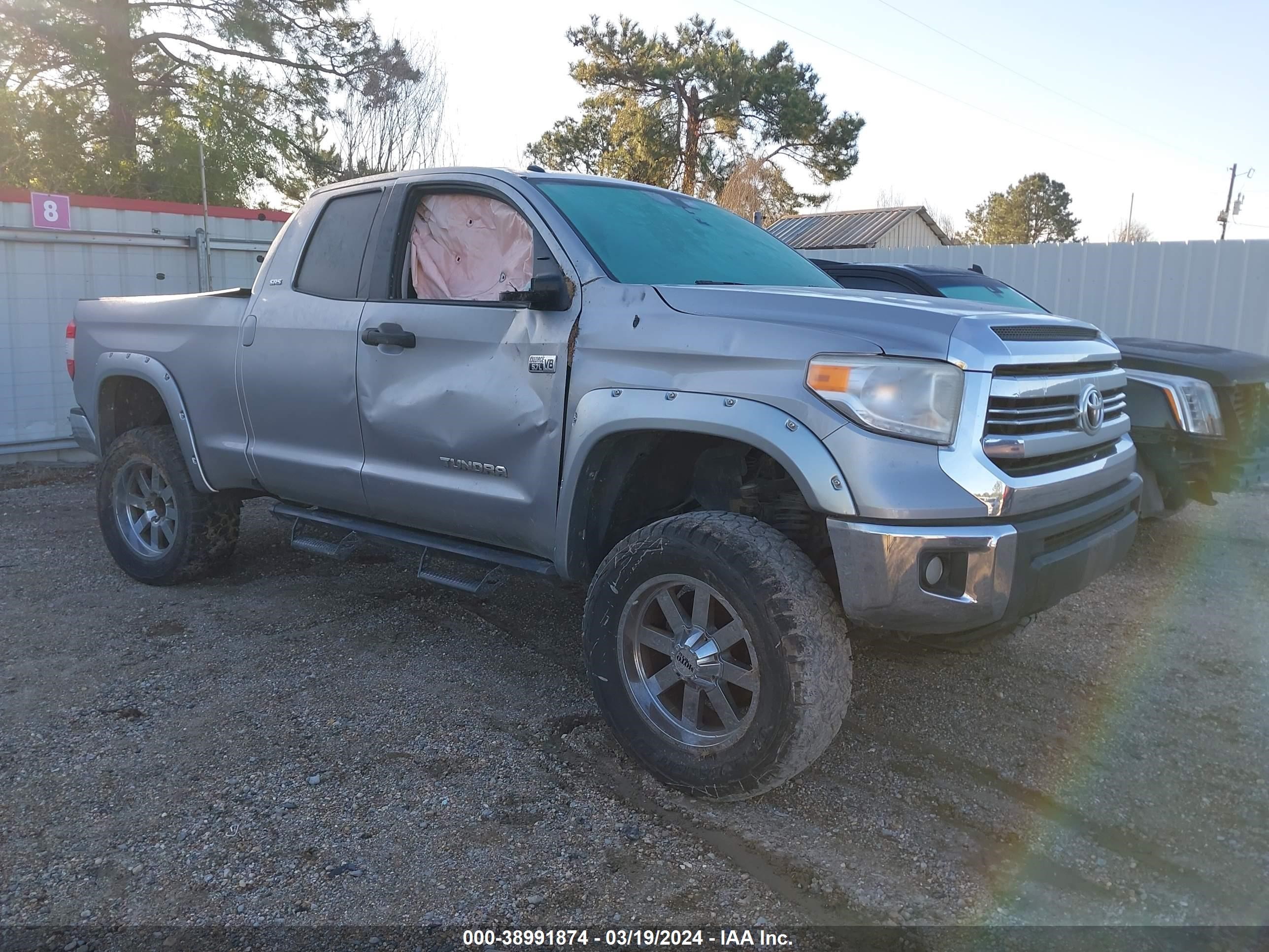 toyota tundra 2016 5tfuw5f18gx518131