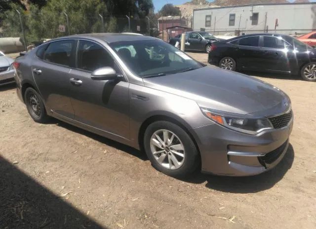 kia optima 2017 5xxgt4l31hg125943