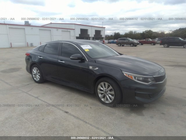 kia optima 2017 5xxgt4l31hg154424